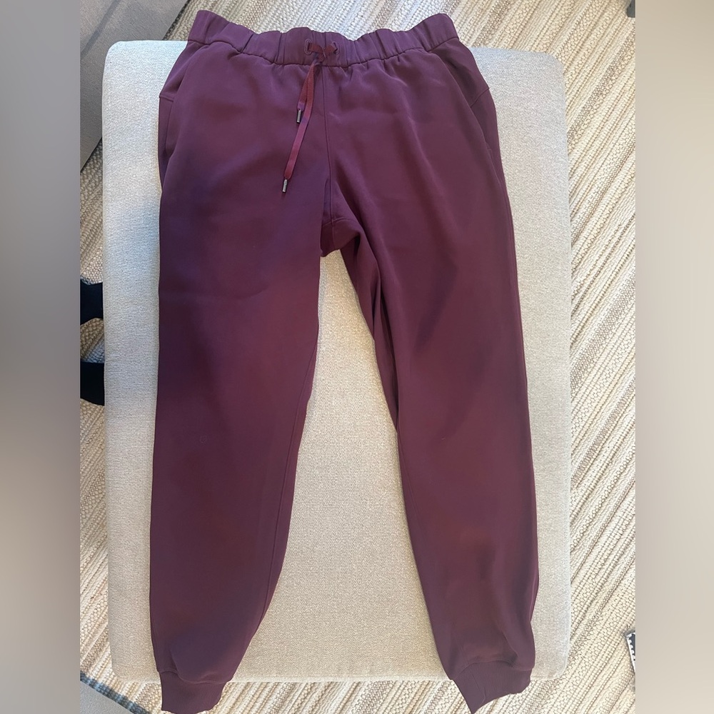 Never worn lululemon joggers